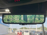 【デジタルインナーミラー】後席の大きな荷物や同乗者で後方が確認しづらい時でも安心!カメラが撮影した車両後方の映像をルームミラー内に表示。クリアな視界で状況の確認が可能です!