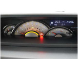 とっても見やすいメーターです。夜間時はラグジュアリーな気分にさせてくれる照明が魅力ですので、夜のドライブも楽しみになりますよ♪