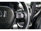 Hondaセンシングの機能のひとつ、アダプティブクルーズコントロール付!アクセルから足を離しても設定したスピードと前車との車間を保ち走行してくれます!車線維持もアシスト☆高速道路で疲労軽減ですね☆