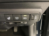 対向車がいないとき、見通しの悪い道路は暗くて怖いですよね。。。こちらのクルマはオートマチックハイビーム搭載です!対向車の有無で自動でハイ・ロウビームに切り替えます。