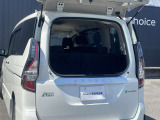 人気のデュアルバックドア☆後ろの狭い駐車場でも荷物の載せ降ろしがスムーズです♪