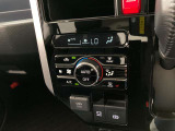 オートエアコンは温度を設定するだけで、自動で風量などを設定してくれます。運転しながら操作も必要ないので、安全性も向上します。