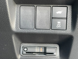 運転席右下にETCや電動リアゲートのスイッチ等がついています。