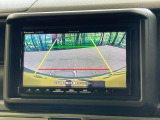 【バックカメラ】駐車時に後方がリアルタイム映像で確認できます。大型商業施設や立体駐車場での駐車時や、夜間のバック時に大活躍!運転スキルに関わらず、今や必須となった装備のひとつです!