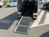 エブリイワゴン ウィズ 車いす移動車 左右分割式リアシート付 