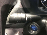 ワイパースイッチです。「INT」では間欠ワイパーの作動時間間隔を変更できます。リヤワイパーも操作できます。