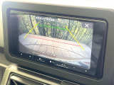 【バックカメラ】駐車時に後方がリアルタイム映像で確認できます。大型商業施設や立体駐車場での駐車時や、夜間のバック時に大活躍!運転スキルに関わらず、今や必須となった装備のひとつです!