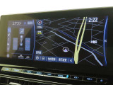 メーカー装着のナビを装備しております。