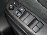 電動格納式ドアミラー・パワーウインドウを装備しています。