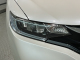 LEDヘッドライトは、点灯の瞬間から最大光量を発揮し、突然暗くなるトンネルなどでの安定感を高めます。
