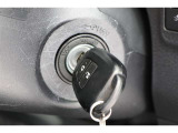 ■キーレスエントリー■ 荷物の多い日や雨の日にドアの施錠・開錠が楽に出来るのはもちろん、カギ穴に鍵を差し込む必要がないのでドアハンドル周りに小キズが出来ず綺麗に保てます!