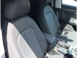 Audi正規ディーラーが高品質をお約束。高度な訓練・教育を受けたAudi専任メカニックが、100項目にもおよぶ精密な点検を実施いたします。すべてをクリアしたAudi車だけが、あなたのお手元に届けられるのです。