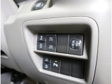 2WDと4WDの切り替えが可能なパートタイム4WD。路面状況に応じてボタンを押すだけで切り換え可能です。