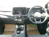 操作しやすい運転席廻り!操作パネルも使いやすい!!ドライブが楽しくなります!