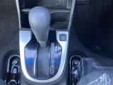 前進時や後退時に使うシフトレバーは、操作が楽でストレスなく運転を楽しめます♪