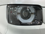 LEDヘッドライトは、点灯の瞬間から最大光量を発揮し、突然暗くなるトンネルなどでの安定感を高めます。