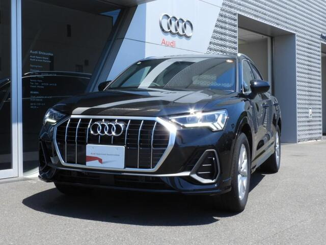 アウディ Q3 