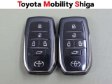 スマートキー2本付き!キーをポケットやカバンに入れておくだけでドアの施錠・開錠やエンジンスタートの操作が簡単です!