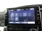 <Bluetooth>スマートフォンなどの機器と車をBluetoothで接続すると、ワイヤレスで音楽を再生できます。