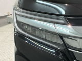 LEDヘッドライトは、点灯の瞬間から最大光量を発揮し、突然暗くなるトンネルなどでの安定感を高めます。
