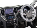 使いやすさや安全性を追求したステアリング周り!高級車ゆえにスイッチ類が多いのも特徴ですね!考え尽くされた配置ですぐに使いこなす事が出来ますのでご安心下さい!是非、体感してみて下さい!!