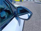 サイドミラーには後方のお車をおしらせ機能も!