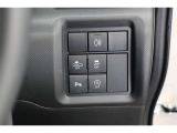 ■衝突回避支援機構■自動車に搭載したレーダーやカメラからの情報をコンピュータが解析し、運転者への警告やブレーキの補助操作などを行います。事故予防に!