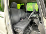 運転席シート廻りは使用感も少なく、良好な状態となっています。丁寧に使われていたことがよくわかりますね。