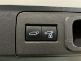 パワーバックドアは荷物の出し入れがしやすい優れもの!スイッチひとつで重たいバックドアが締まります!日用品の大量買い出しにも大活躍!