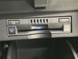 高速道路で便利な【ETC2.0】を装備しています。光ビーコン搭載で渋滞情報などナビゲーションと連動することで機能も充実いたします。他、観光施設に立ち寄るための高速料金割引サービス等もございます。