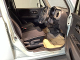 シートはフィット性も良く、楽な運転姿勢を保てます。