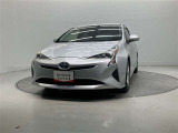 室内外はもちろん、シートを外してニオイの元となるフロアカーペットまで消臭・除菌を実施。中古車を気持ちよくお乗りいただけるクリーニングサービスです。詳細は販売店スタッフまでおたずねください。