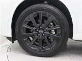 純正アルミホイールは精度が高く、走行の安定性が優れています。タイヤサイ235/50R20