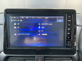 9インチ純正ナビゲーション付き(MM223DL)行きたい所に案内してくれます。Bluetoothで携帯連動での音楽再生も可能です☆
