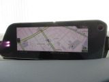 マツダコネクトの8.8インチワイドセンターディスプレイです。『Android Auto』『Apple CarPlay』や独自のコネクテッドサービスに対応したインターフェイスシステムです。