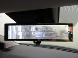 スマートルームミラー付きで後部座席に乗車してても後方がしっかり見れます