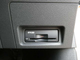 純正ETC2.0付 料金所もスムーズに通れ、割引料金の適用もあります。ビルトインできれいに収まっており、見た目もスマートです。