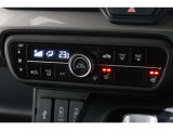 運転席・助手席に寒い日に快適なシートヒーター装備!寒い季節にはありがたいですね!