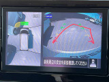 アラウンドビューモニター搭載。上から見下ろしたように液晶に映るのでスムーズな駐車をサポートします。