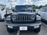 【フロントグリル】7スロットルグリルはJeep伝統の証です。SUVのみにこだわり続けている伝統あるJeep車へお乗り頂いてみてはいかがですか?
