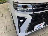 【LEDヘッドライト】悪天候や夜間走行時も良好な視界を確保し安心して運転できる高輝度LEDヘッドライトを装備!点灯速度が早く、消費電力も抑えられています。