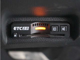 ◆ETC2.0装着◆進化したドライブ体験。料金収受システムだけだったETCが生まれ変わって、高速道路を賢く使うETC2.0に進化しました。多彩な情報サービスが便利で快適なドライブ体験を提供します。