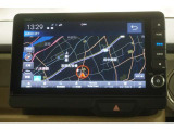 純正9インチHondaCONNECTナビ(LXU-242NBi)&バックカメラが装備されているので、普段の使い勝手もロングドライブも快適です。