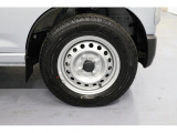 タイヤは純正スチールホイール!145/80R12を履いております。