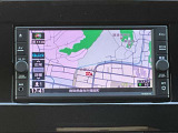 最近ではスマホをナビ代わりにしたりしますが運転中の操作が危ない、すぐに熱くなる、電話がかかってきたら使えないなどデメリットも多いです。まだまだカーナビは必須です。