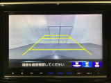 バックでの車庫入れも安心です! リアカメラが付いているバックモニター付のナビを装備しております。操作線もついており距離感も画面から確認できます。