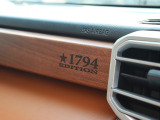 特別仕様車の1794エディション!内装の木目パーツややサドルタンシートが大きな特徴です!