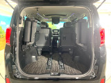 普段のお買い物や通勤、送迎等に十分な荷室スペースを確保しております。セカンドシートを倒すと、大きな荷物の積載も可能です♪