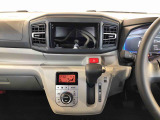 温度を設定すれば、自動で車内の温度管理をしてくれる優れものです♪ATミッションで運転楽々