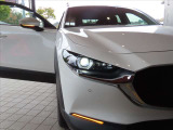 アダプティブLEDヘッドライト カメラや車速センサーと連動して、ハイ、ロー、ワイドローのLEDライトを常に最適な配光に自動制御する優れものです!便利なオートライトやフォグランプ付きです★☆★☆